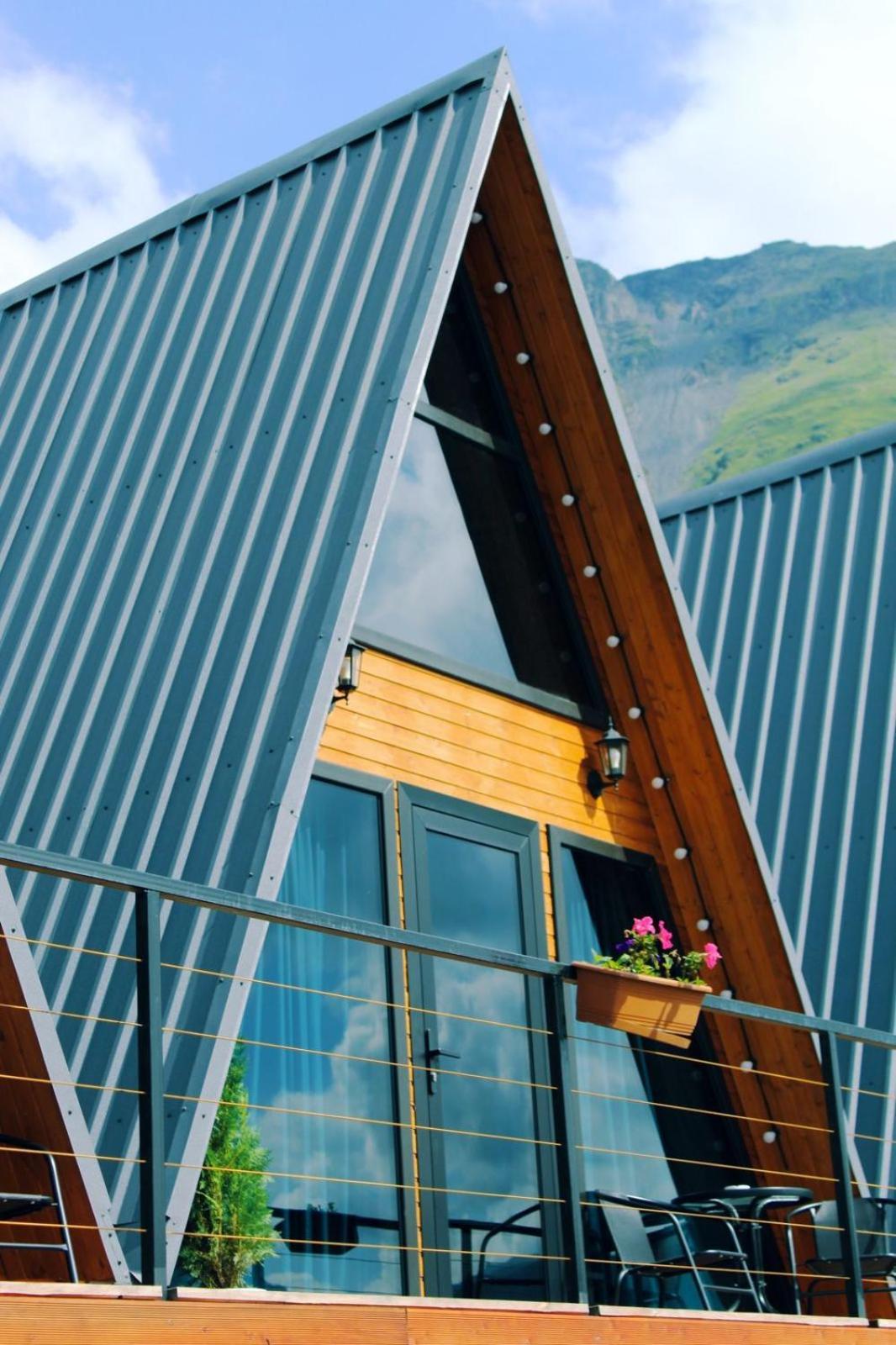 Pyramid Kazbegi Hotel Exterior photo